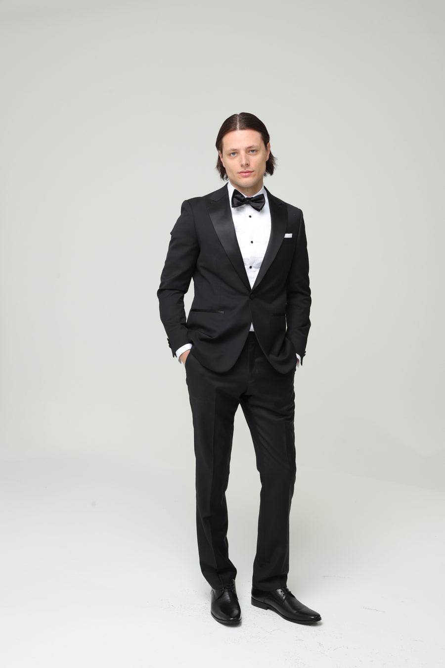 Black-Tie Peak Lapel Tuxedo Suit Bundle