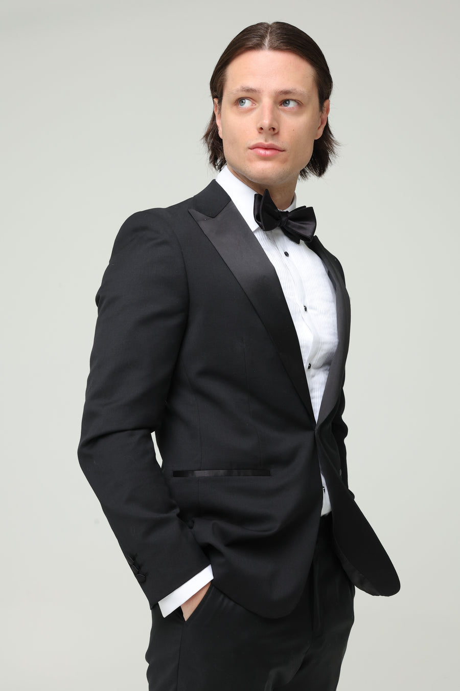 Black-Tie Peak Lapel Tuxedo Suit Bundle