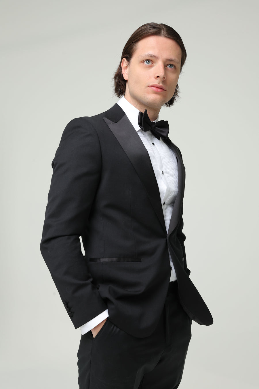 Black-Tie Peak Lapel Tuxedo Suit Bundle