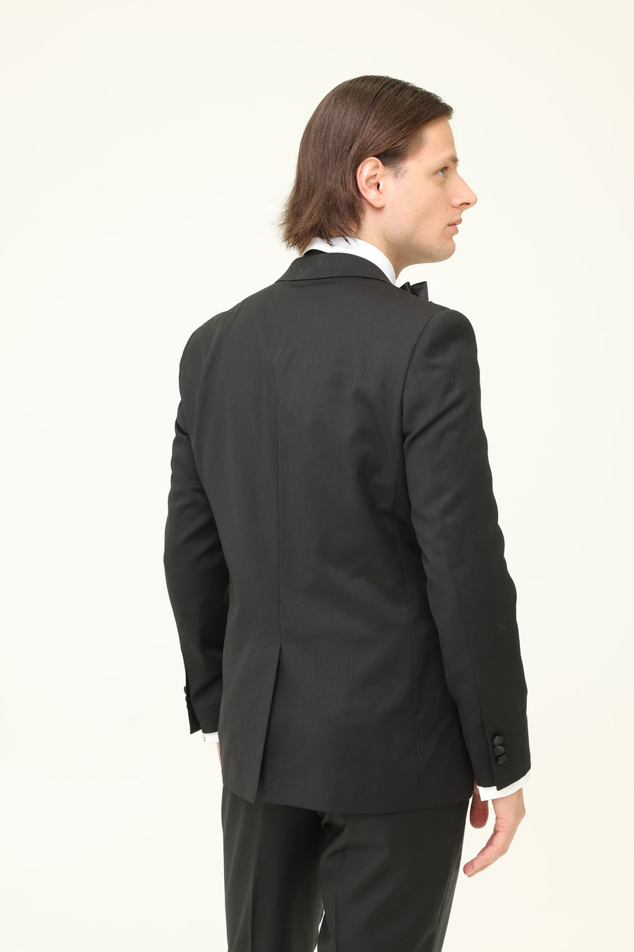 rent a black-tie formal suit from klovia back view of suit