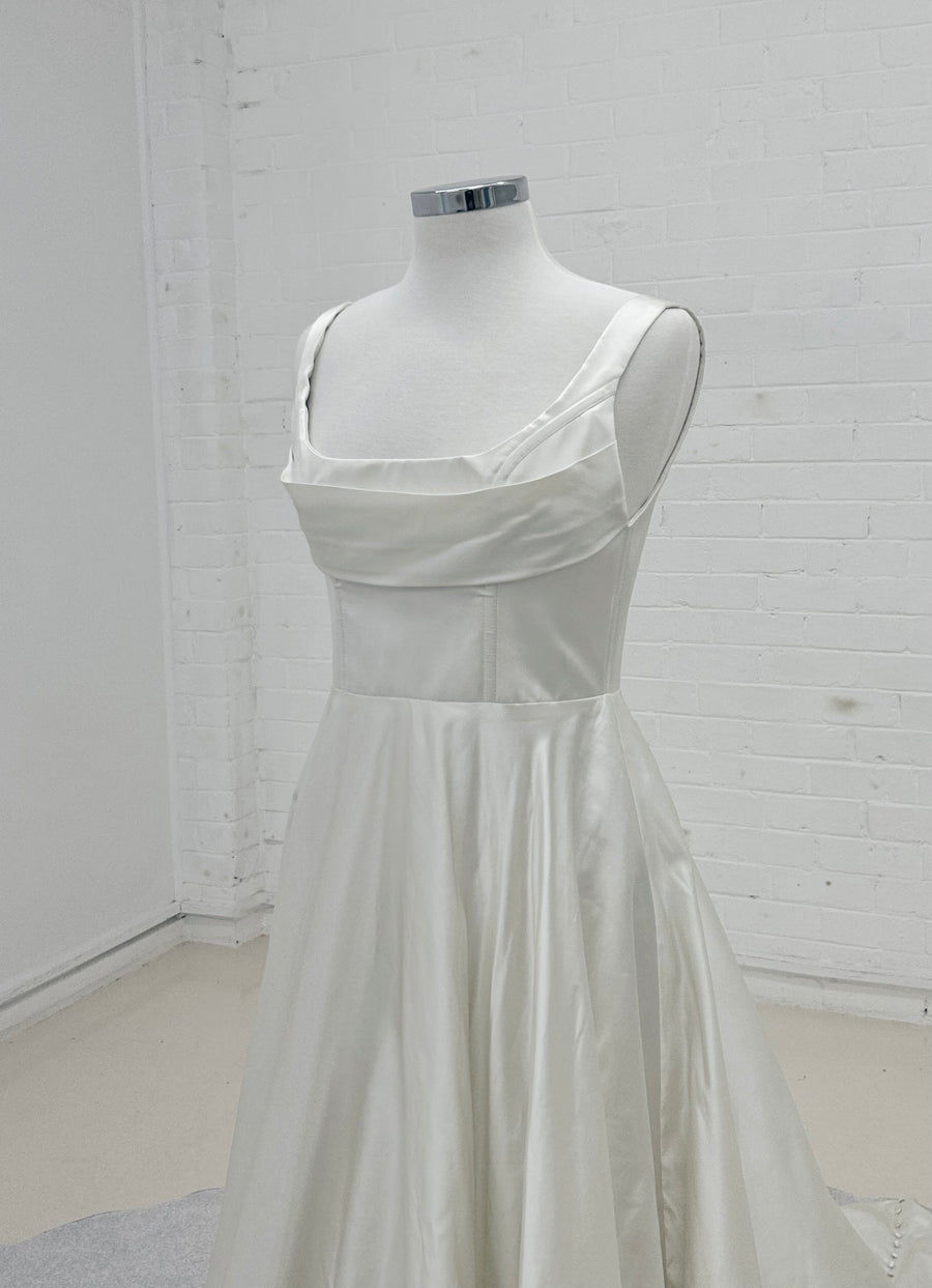 The Helen Wedding Dress - KLOVIA 
