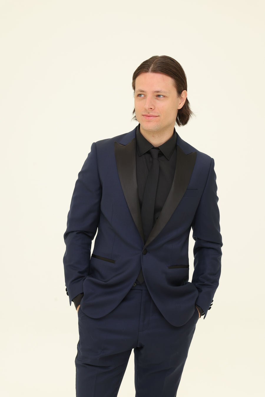 rent the latest in mens suiting at klovia. 